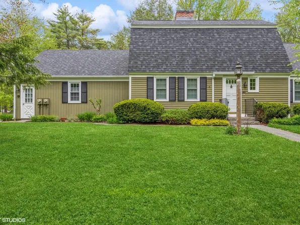 49 Applegate Lane #49, Falmouth, ME 04105