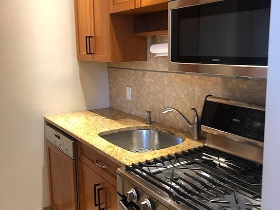 5th image of 101 W 81st St APT 421