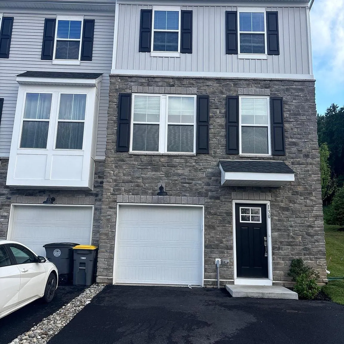 3 bed, 4.0 bath, 2096 sqft, $2,900 — Photo 3
