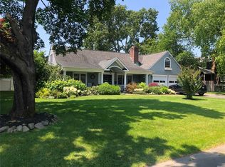 50 Bradish Ln, Bay Shore, NY 11706