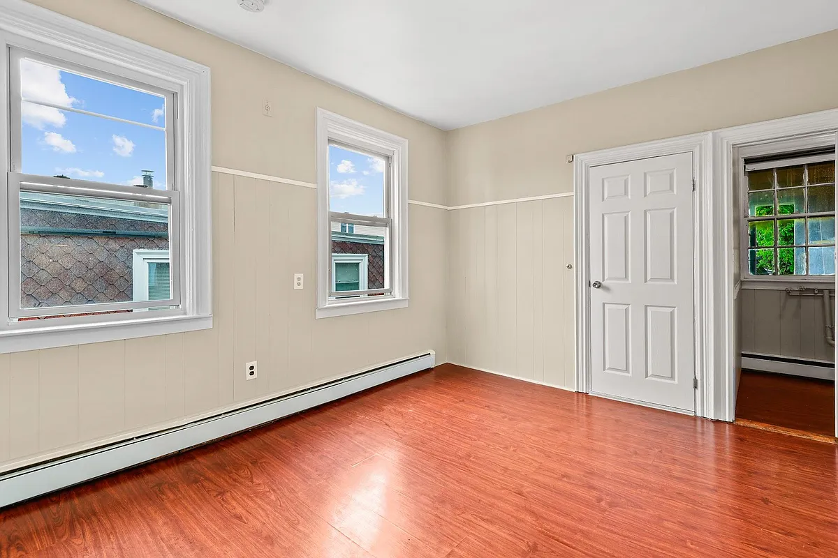 Building Photo - 58 Bennington St #2