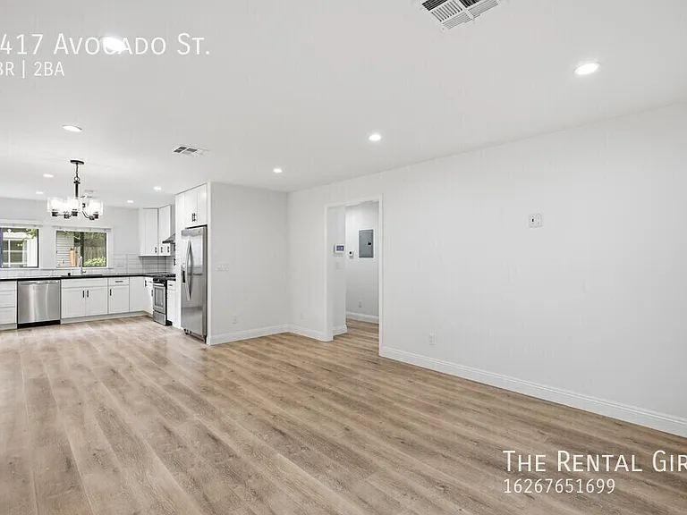 4417 Avocado St — Photo 4