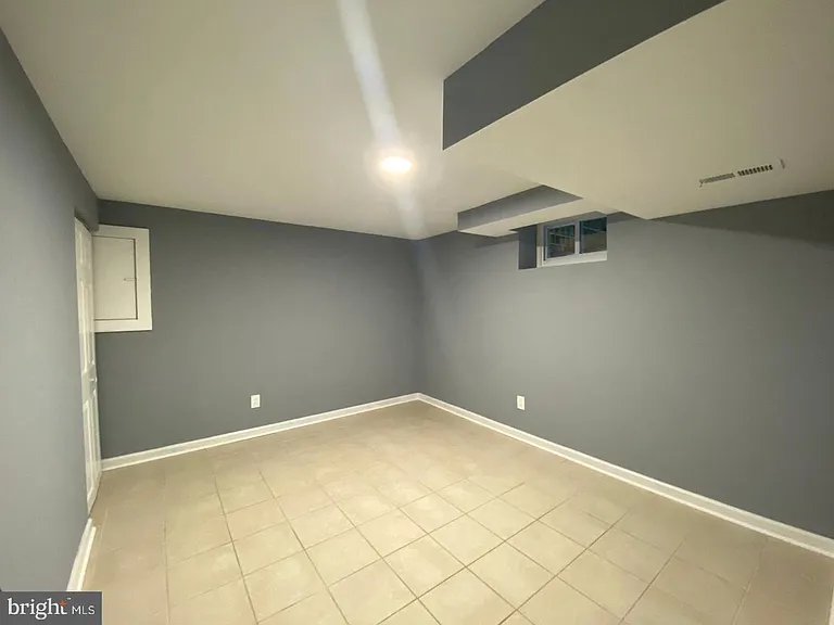 11005 Amherst Ave — Photo 35