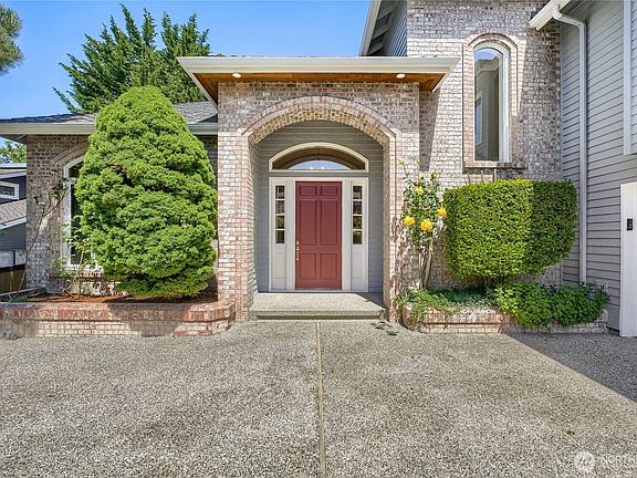 3rd image of 15810 SE 45th Place