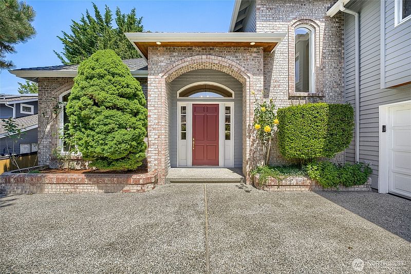3rd image of 15810 SE 45th Place