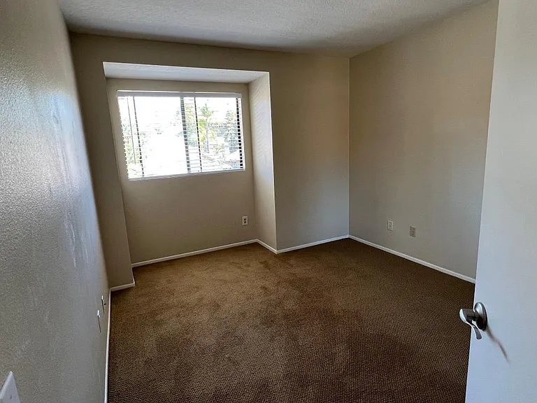 4445 Mistral Pl — Photo 21