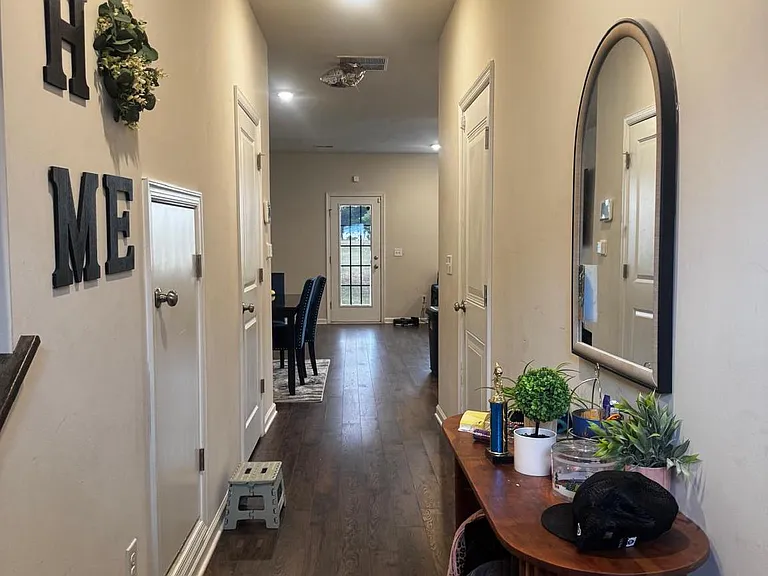 8 Peregrine Way — Photo 2