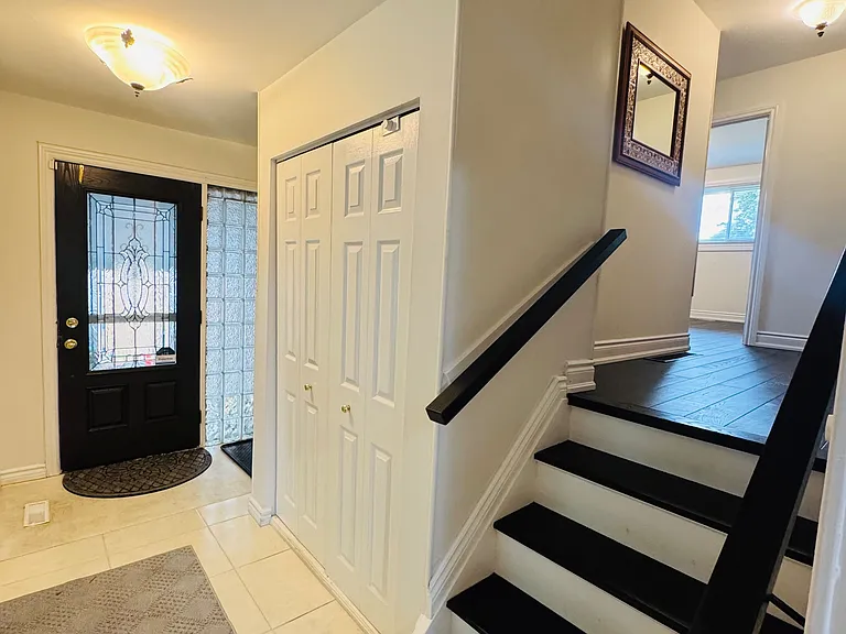 3361 Rexway Dr — Photo 2