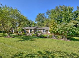 28 Philhower Rd, Lebanon, NJ 08833