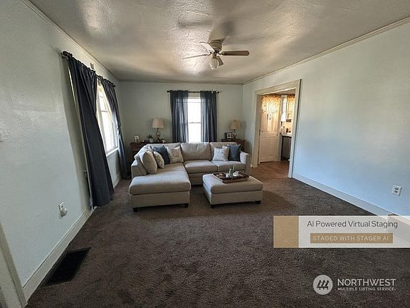3rd image of 206 W Emerson Avenue