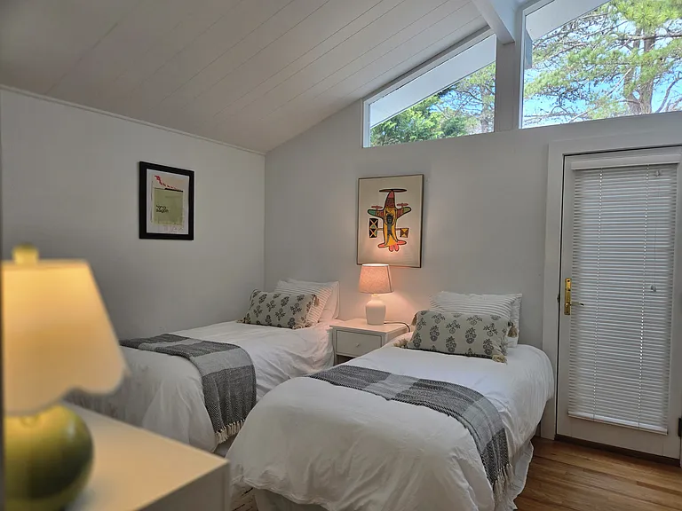 45 Hampton Ln — Photo 17
