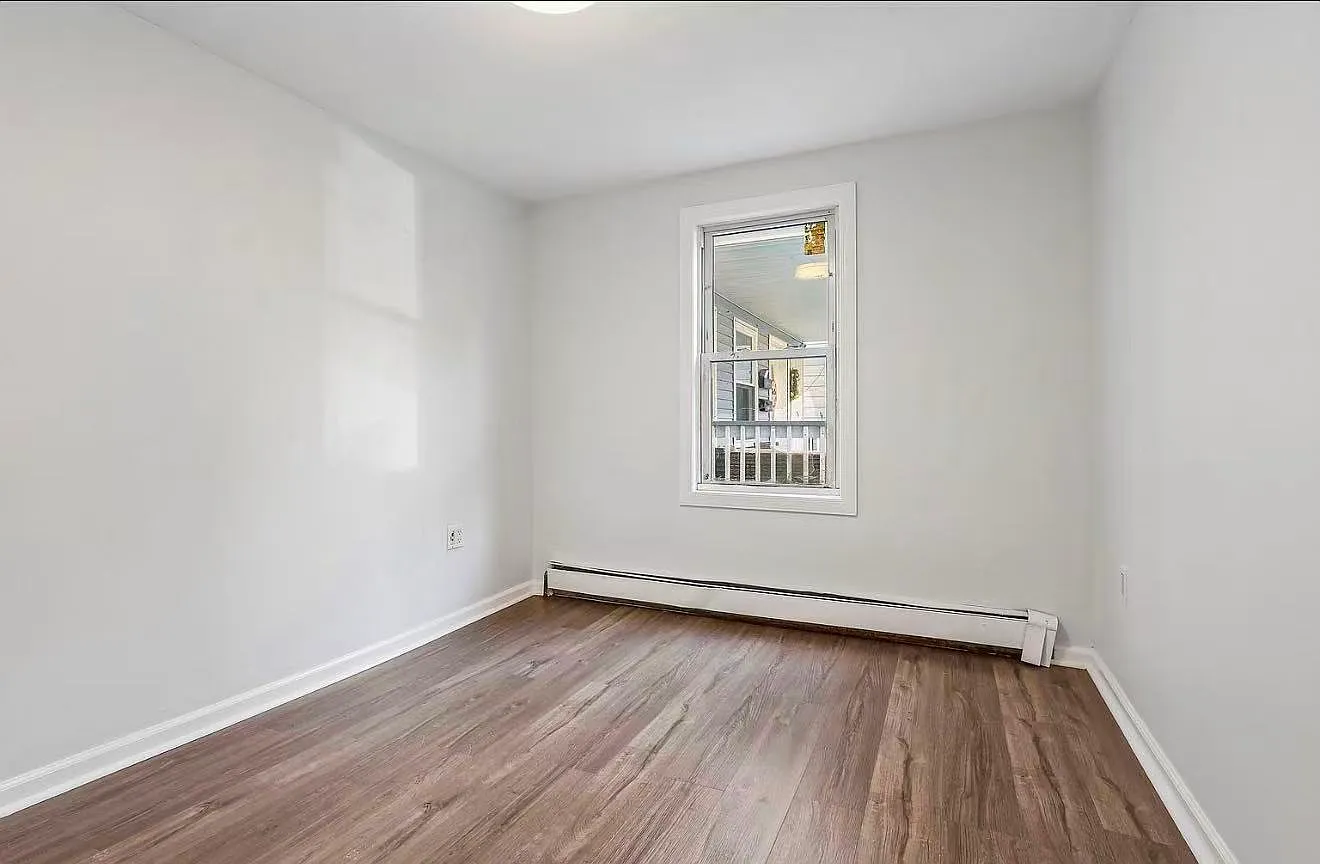 4 bed, $2,800 — Photo 3