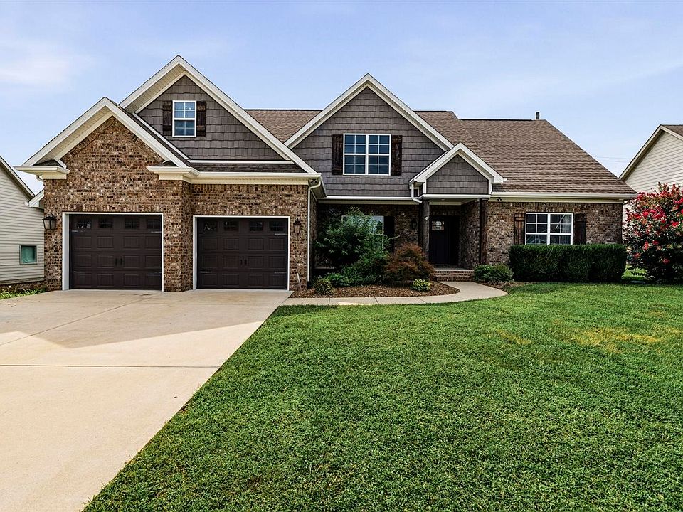1st image of 221 Chelsa Ct