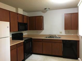 207 Haywood Dr, Iowa City, IA 52245