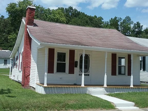 2nd image of 200 E Millpond St