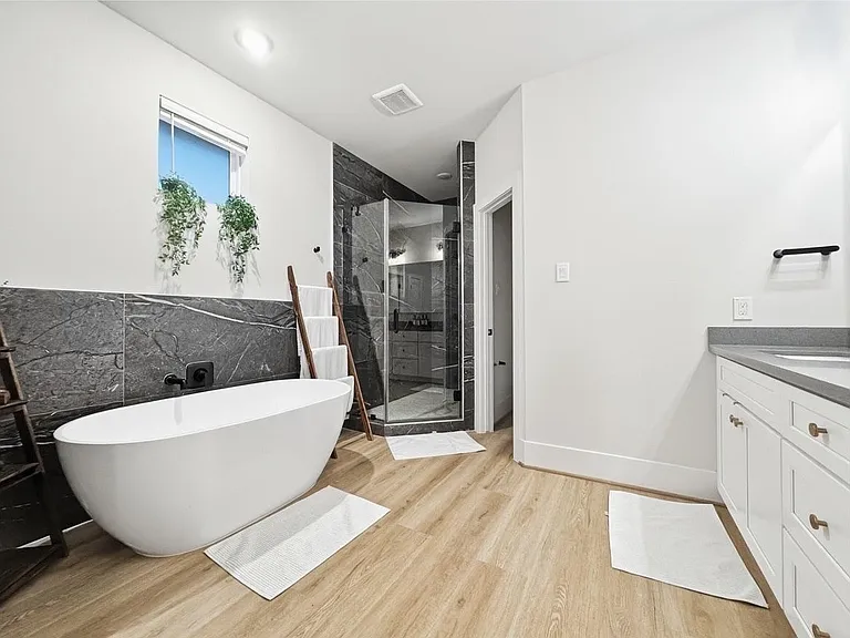 5632 Bertellis Ln — Photo 12