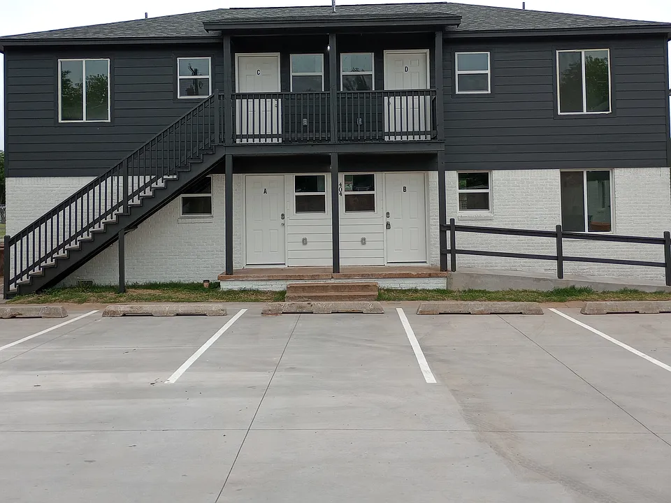 404 SW Grand Blvd #B