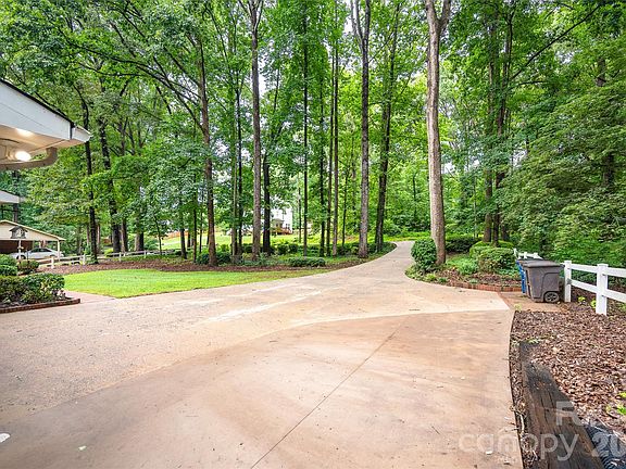 3rd image of 2602 Shearer Dr