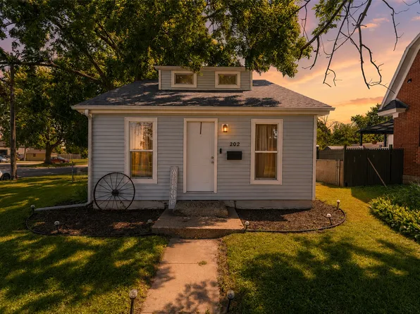 202 S Walnut Ave, Ames, IA 50010