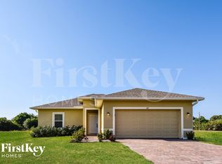 421 Sunset Rd N, Rotonda West, FL 33947