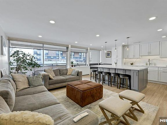 2nd image of 2 Horizon Rd APT G1