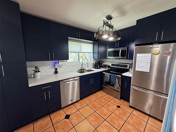4th image of 718 SW 88th Terrace #718