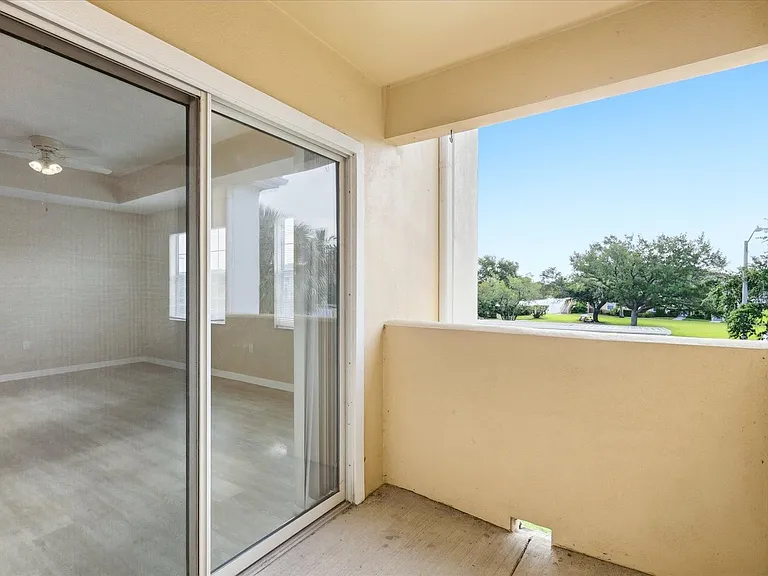 1015 Villagio Cir #202 — Photo 28