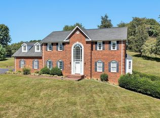 2314 Etzler Rd, Troutville, VA 24175