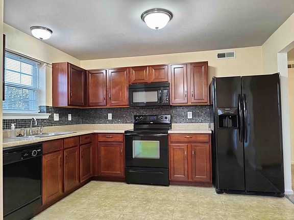 5th image of 1211 Piedmont Cir
