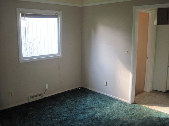 5th image of 1220 Bayview Ave