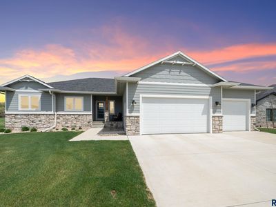 922 Johnson Creek Ct, Harrisburg, SD, 57032