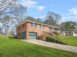 3207 Woodview Dr SE, Smyrna, GA 30082