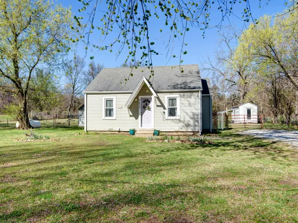 7627 N Farm Road 145, Springfield, MO 65803