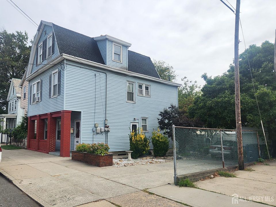 2nd image of 459 Brace Ave