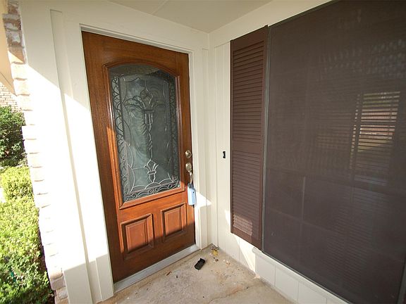 3rd image of 18002 Brooknoll Dr