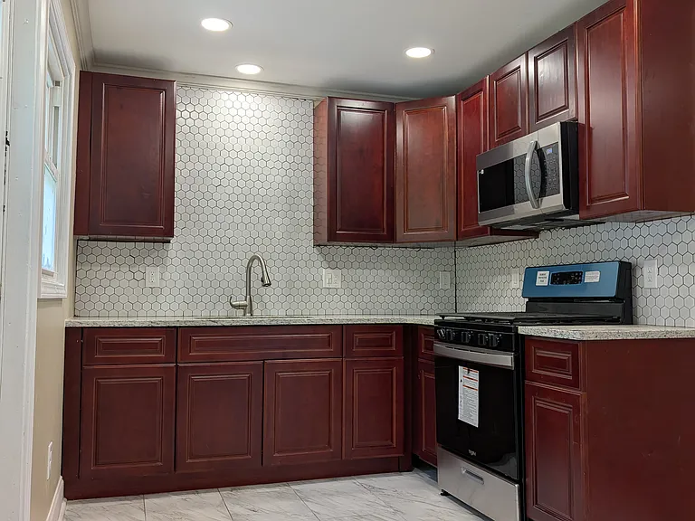 2383 Clarissa Dr NW — Photo 4