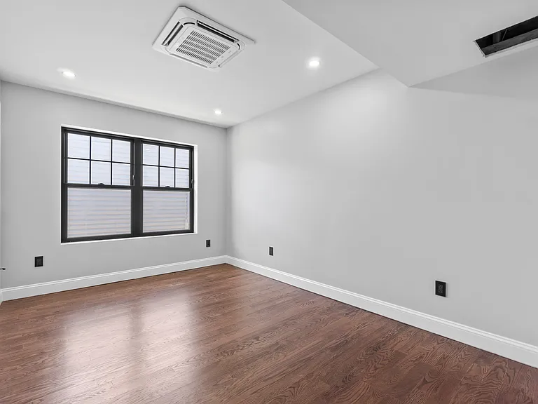 481 15th Ave #2 — Photo 11