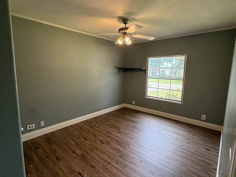 205 Winding Way — Photo 4