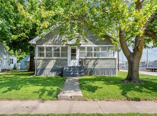 148 E Tydeman Ave, Roxana, IL 62084