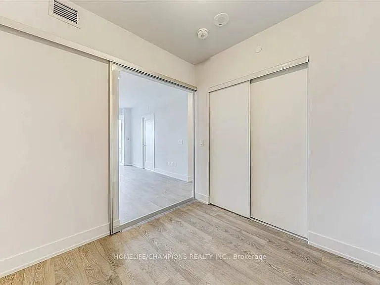 2550 Simcoe St N #2208 — Photo 12