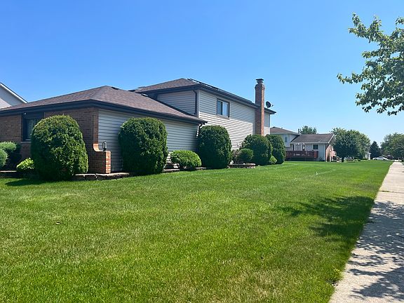 3rd image of 6333 Virginia Ln