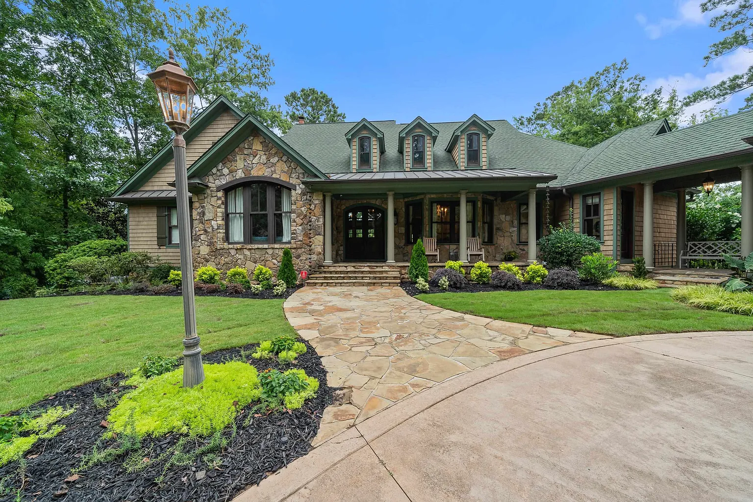 189 Reynolds Dr photo 1
