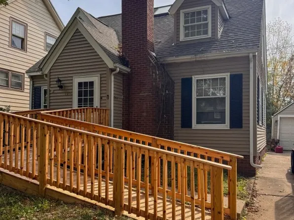 1953 2nd Ave SE, Cedar Rapids, IA 52403