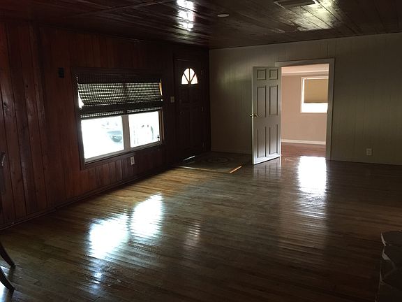 2nd image of 2403 Huron Ln