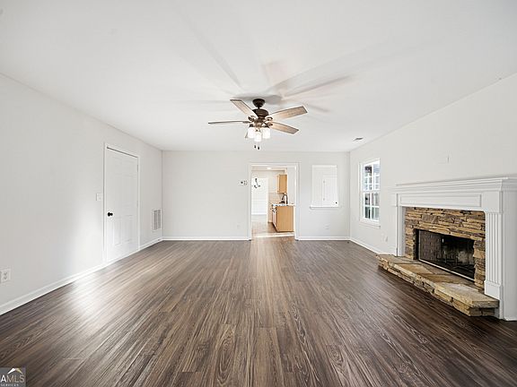 3rd image of 4925 Hanna Kate Ct