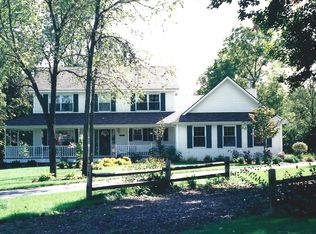 7564 Prairie Ct, Brighton, MI 48116