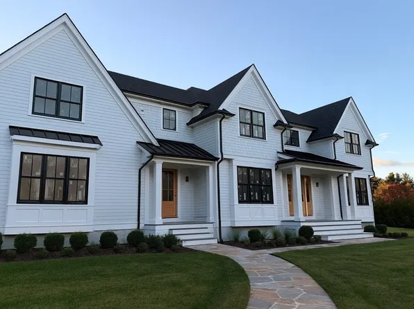 77 Fox Hill St, Westwood, MA 02090