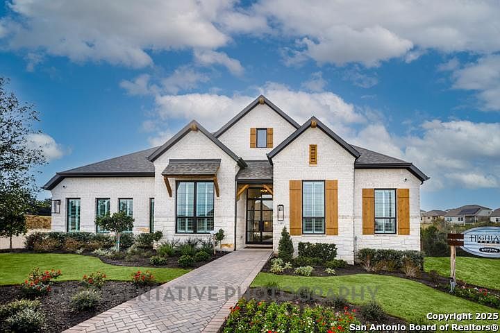 1st image of 107 Carino Cove