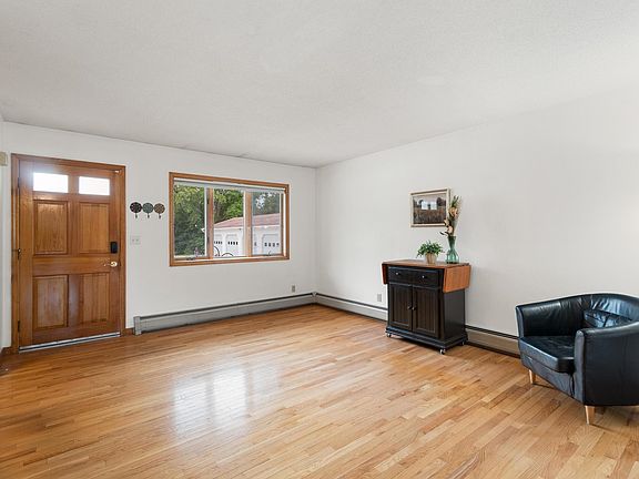 4th image of 16 Howard Estate