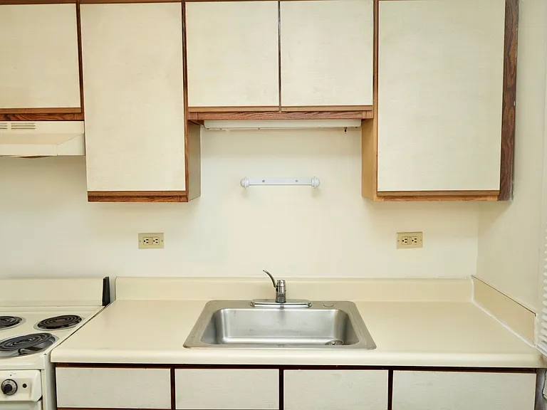 330 15th St NW — Photo 9